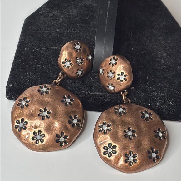 Copper Tone Floral Circular Hammered Metal Style Dangle Clip On Earrings - Picture 1 of 5